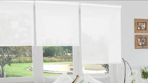 El estor que impregna de se&ntilde;or&iacute;o tu sal&oacute;n lo tiene Leroy Merlin en 13 medidas