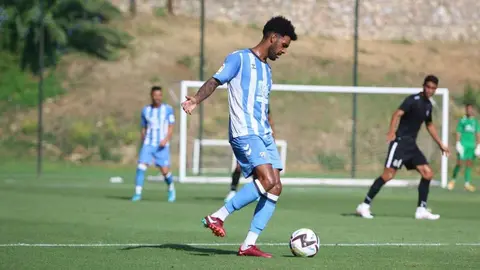 Un jugador del M&aacute;laga en un partido de pretemporada | M&aacute;laga CF