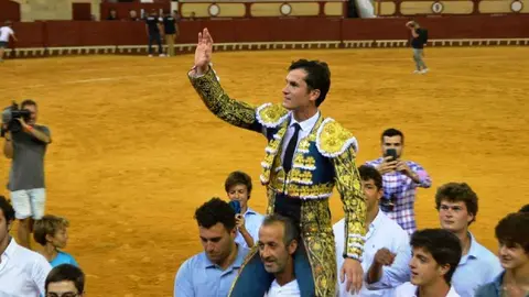 Daniel Luque, a hombros en El Puerto de Santa Mar&iacute;a