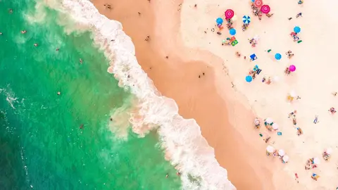 La &uacute;ltima locura de Pandora en El Corte Ingl&eacute;s son unas chanclas basileras que llevas en la mu&ntilde;eca