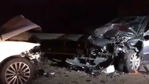 Este es el balance del choque frontal entre 2 coches en Granada