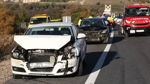 Tremendo accidente m&uacute;ltiple en la A-49. Estas son las consecuencias