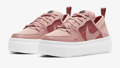 Las sneakers m&aacute;s nuevas de Nike para llevar con short y vestidos (1)