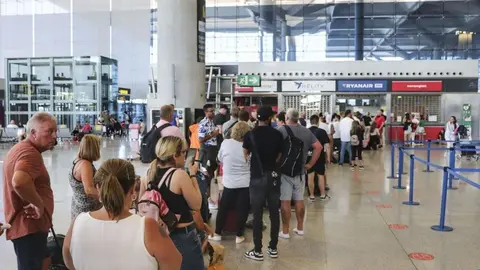 Los aeropuertos de Andaluc&iacute;a regresan a los niveles de pasajeros de antes del Coronavirus