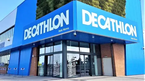 La chaqueta de Decathlon m&aacute;s bonita y c&oacute;moda para llevar a diario: con capucha y bolsillos con cremallera