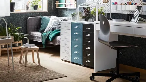 Desp&iacute;dete del desorden: en Ikea arrasa el mueble que se mete debajo de la mesa o donde quieras