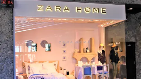 Deja ya de agolpar la ropa en la silla: en Zara Home te dejan amontonar la ropa con estilo