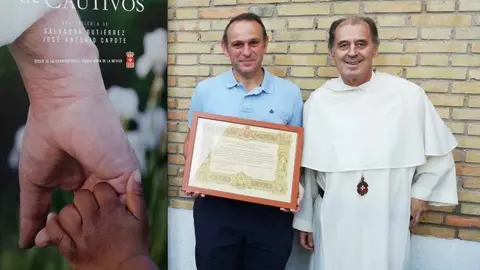 El p&aacute;rroco Juan Carlos Mancebo a la derecha de la imagen