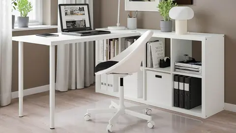 Ikea fusiona su estanter&iacute;a m&aacute;s famosa con una mesa para evolucionar a un escritorio muy completo