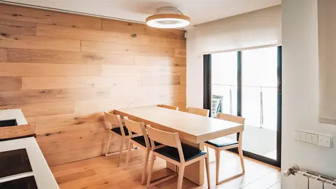 Llega a Leroy Merlin el ventilador de techo sin aspas que simula ser una simple l&aacute;mpara pero refresca