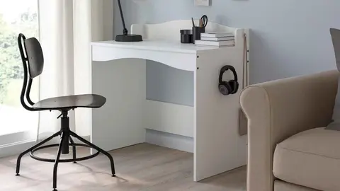 Escritorio SM&Aring;G&Ouml;RA de Ikea