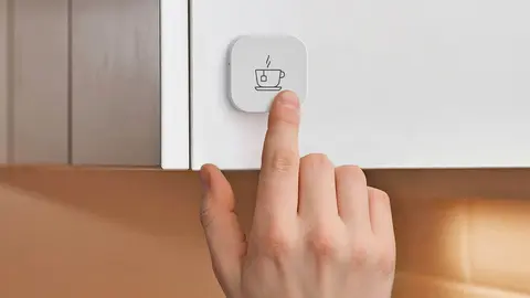 Un simple bot&oacute;n con una pegatina de Ikea te transforma la casa