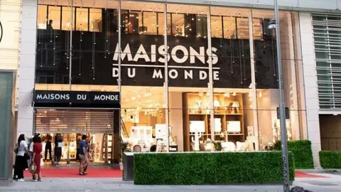 Adi&oacute;s al somier: la cama 2 en 1 de Maisons du Monde que sirve para descansar y almacenar