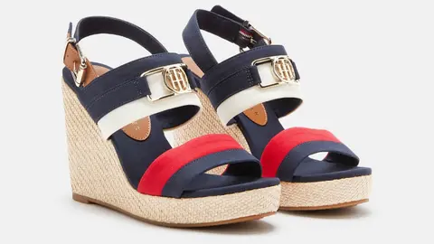 Tommy Hilfiger rebaja las sandalias m&aacute;s pijas de El Corte Ingl&eacute;s