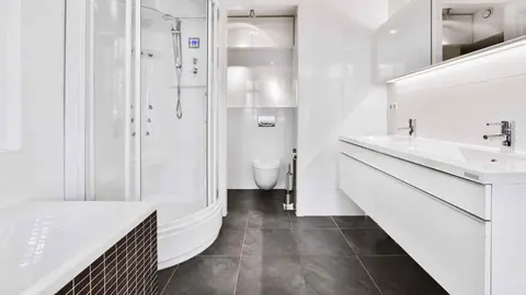 Este armario para el ba&ntilde;o que ves en las pel&iacute;culas americanas lo tiene Ikea: 5 colores