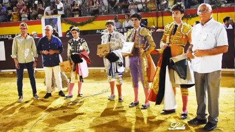 Novilleros con autoridades