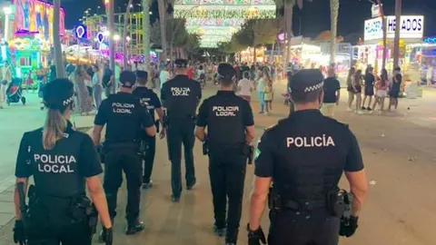 Agentes de la Polic&iacute;a Nacional en la Feria de Almer&iacute;a