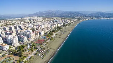 P&aacute;nico en M&aacute;laga. Queda agarrado a una boya a 1.500 metros de las playas de Torre del Mar