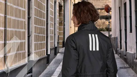 Adidas dice adi&oacute;s al fr&iacute;o: esta chaqueta arrasa en Decathlon a 3 meses para el invierno