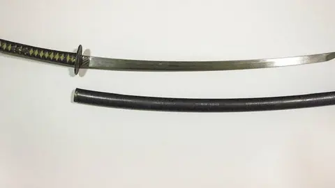 As&iacute; siembra el p&aacute;nico armado con una catana por las calles de Jimena (C&aacute;diz)