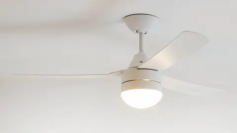 El Corte Ingl&eacute;s contin&uacute;a imparable con el ventilador de techo m&aacute;s minimalista: con l&aacute;mpara y silencioso