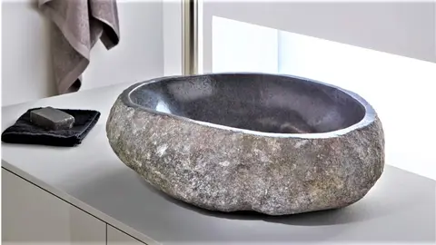 Leroy Merlin pone una roca maciza como lavabo en el ba&ntilde;o: 25 kilos