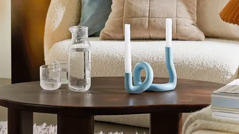 Esta mesa de H&M Home la encuentras en las casas m&aacute;s pijas y elegantes