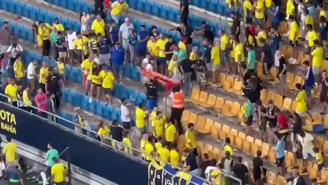 El m&eacute;dico que salv&oacute; la vida del hombre en el C&aacute;diz CF - FC Barcelona estalla ante las mentiras