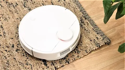 Xiaomi hace temblar a Cecotec con el robot aspirador de Media Markt: Blanco como la nieve