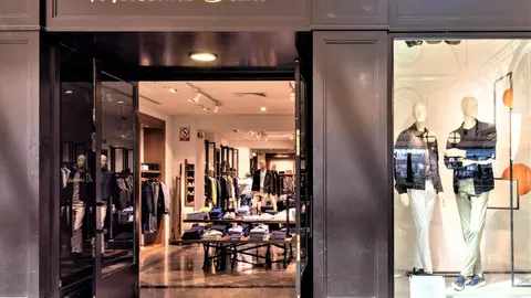 Vuelta a la oficina en planos: Las sandalias de Massimo Dutti son lo mejor de Inditex