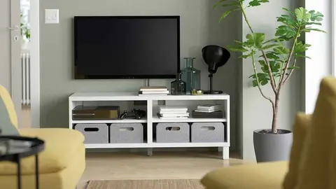 El mueble de TV que tiene media Espa&ntilde;a sigue arrasando en Ikea: descuentazo hasta verano 2023