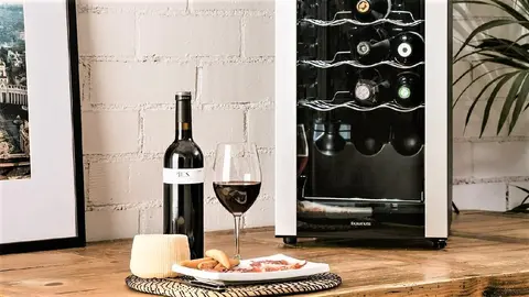 Taurus y Media Markt conservan el mejor vino de Jerez en vinoteca: Una bodega en casa