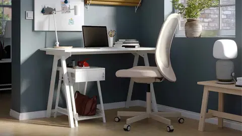 Adi&oacute;s dolores de espaldas al trabajar o estudiar en casa: la silla de Ikea que se amolda logra m&aacute;xima comodidad