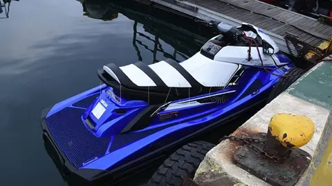 Este es el rey de los pilotos de motos de agua pasando inmigrantes. Pillado en Algeciras