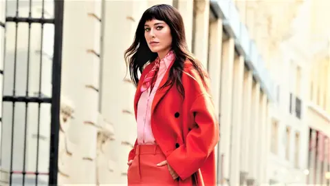 El abrigo rojo de Tintoretto es la estrella de El Corte Ingl&eacute;s: Blanca Su&aacute;rez no se lo quita