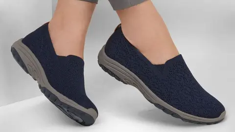 Sin cordones mejor: Skechers se sube al carro de moda m&aacute;s casual con estas zapatillas relajantes