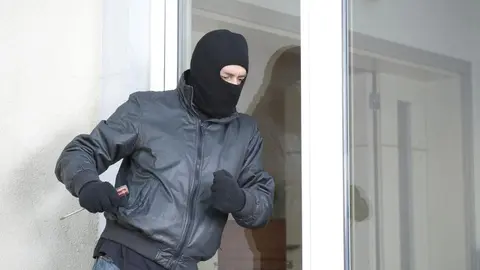 As&iacute; roban en viviendas de Granada con los due&ntilde;os dentro