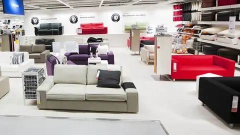 Redescubren el porche y la terraza en Ikea: sof&aacute; (2 plazas) a buen precio y gran calidad de cojines y madera