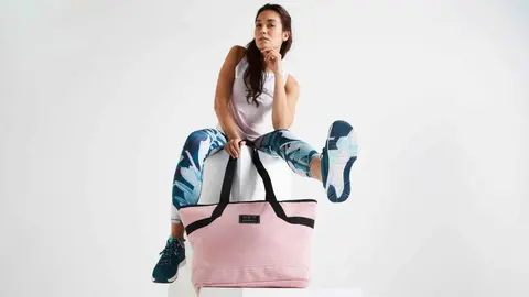 Bolso deportivo cuadrado para el gym de Decathlon