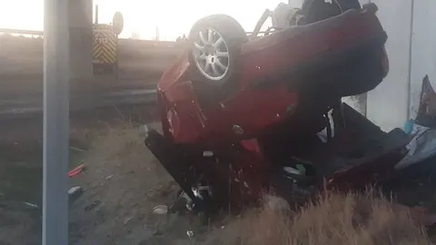 Tragedia en Almer&iacute;a. Choca con su coche contra un muro en la carretera de El Ejido