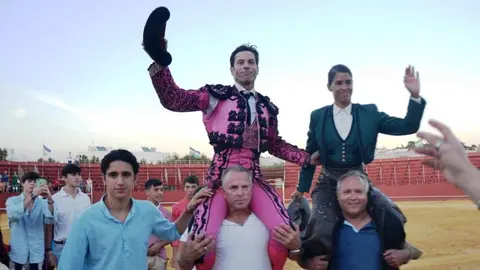 Canales y Vicens a hombros