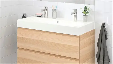 Lo que faltaba: Ikea imita a Leroy Merlin con la soluci&oacute;n para no pelear en el ba&ntilde;o