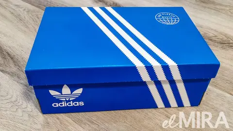 Caja de zapatillas Adidas