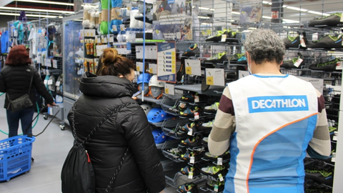 Parece un abrigo de Columbia pero es una chaqueta de Decathlon que podr&iacute;a venderse en Mango