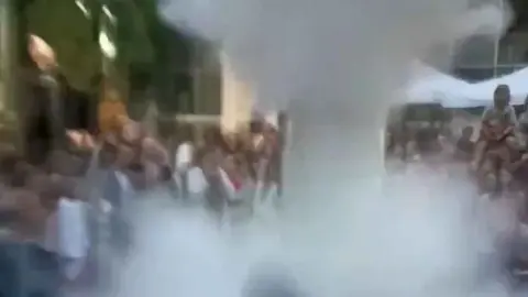Momento de la explosi&oacute;n del bid&oacute;n de nitr&oacute;geno l&iacute;quido