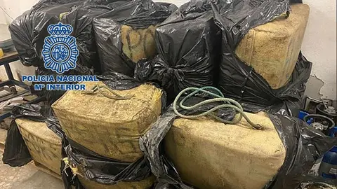 As&iacute; van desde Sanl&uacute;car a Francia con 700 kilos de hach&iacute;s en coche. La sorpresa lleg&oacute; en M&aacute;laga
