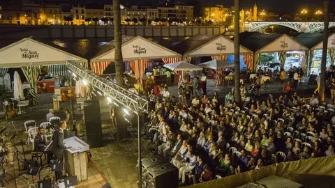As&iacute; muere cantando en el escenario mientras interven&iacute;a en un concierto en Sevilla