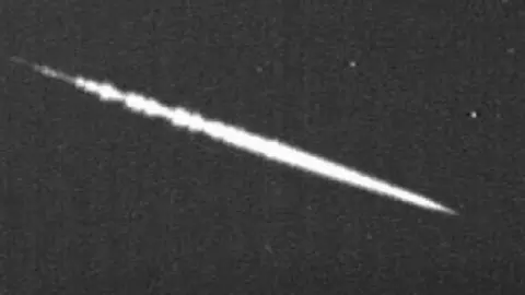 Esta es la espectacular bola de fuego que atraviesa el cielo del Golfo de C&aacute;diz a gran velocidad