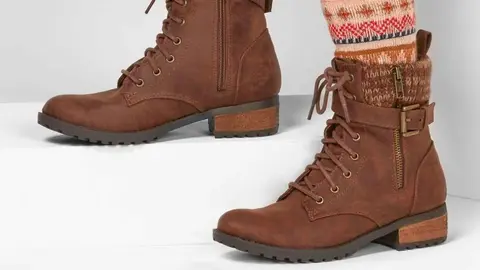 Las botas perfectas existen: las firma Skechers y cuestan solo 70 euros en color piel
