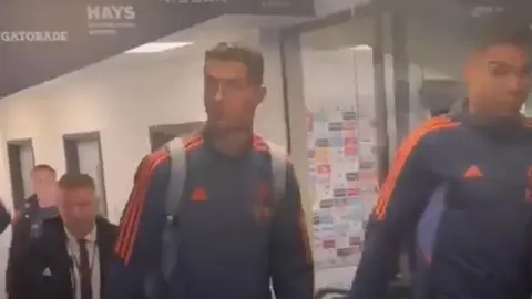 Cristiano Ronaldo se viraliza por este gesto con el escudo del Manchester City